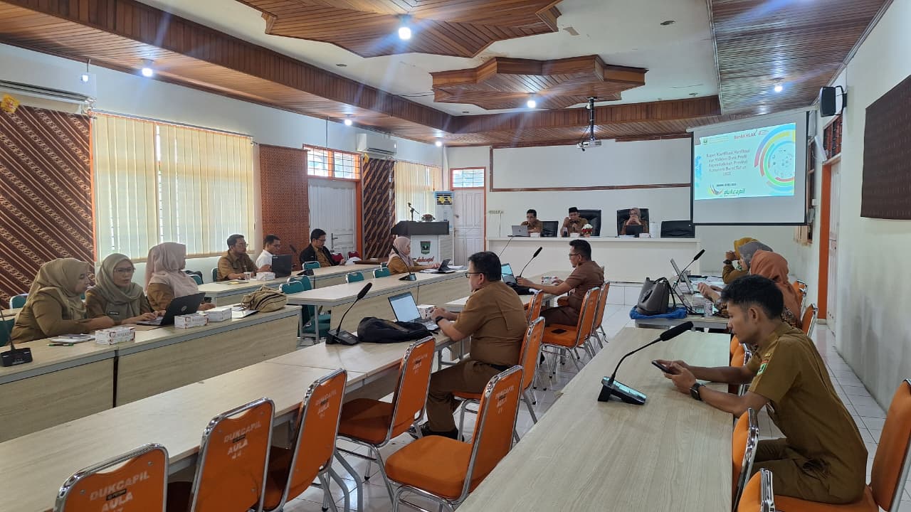 Dukcapil Sumbar Gelar Rapat Klarifikasi, Verifikasi, dan Validasi Data Profil Kependudukan Tahun 2025
